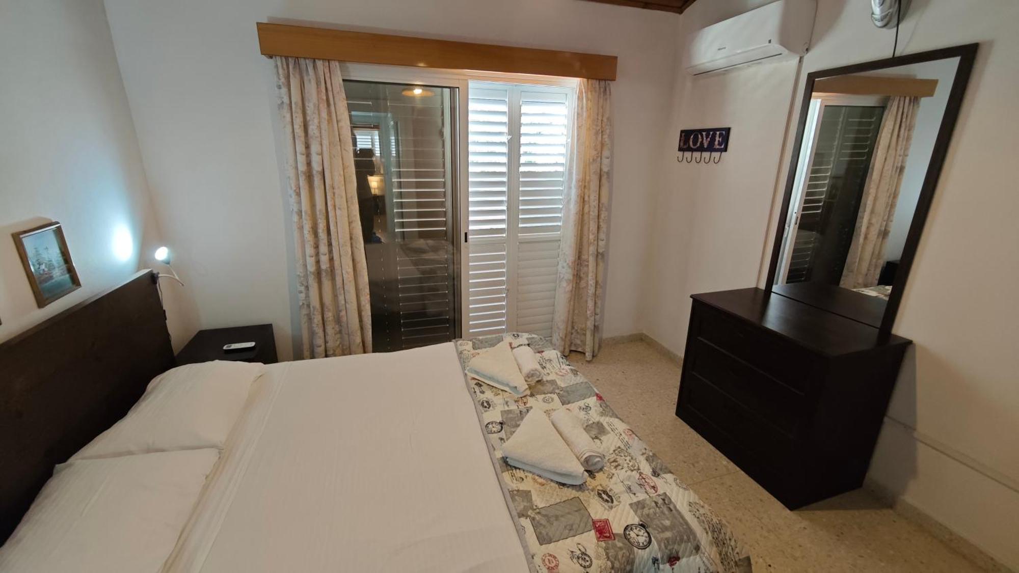 Relaxing Seaside Manors Apartment Larnaca Exterior photo